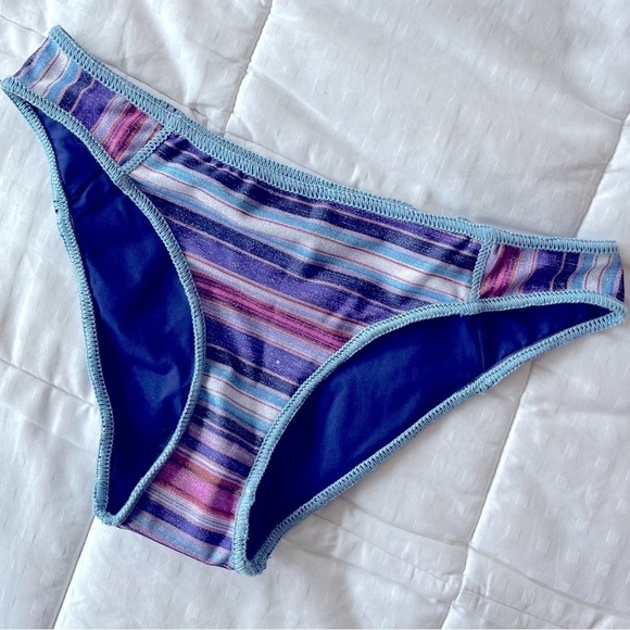 BECCA South Coast Adela Hipster Bikini Bottom in Starry Night Size XS NWOT - Picture 5 of 12